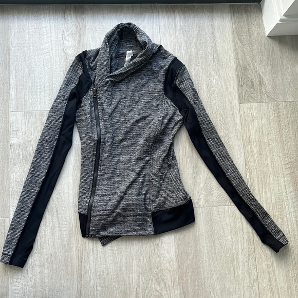 lululemon athletica Jackets & Blazers - Lululemon jacket size 4